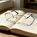 Classic Style Reading Glasses for Men and Women, Lightweight Metal Frame, Ideal for Reading and Craft Work