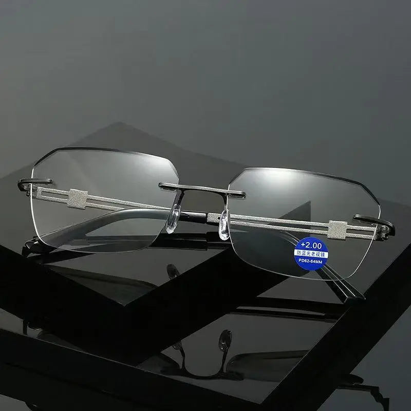 Classic Style Reading Glasses for Men and Women, Lightweight Metal Frame, Ideal for Reading and Craft Work